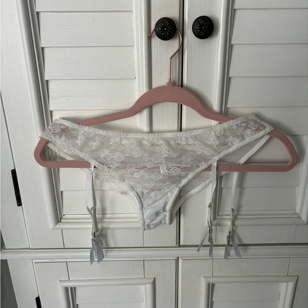 VS “I Do” bridal set 34D - Picture 8 of 8